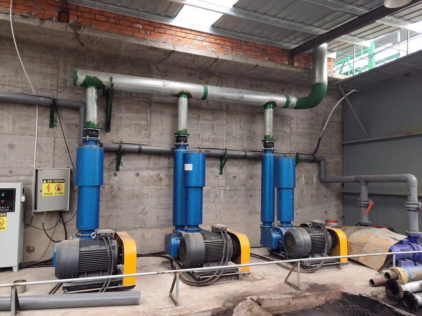 高壓水冷羅茨鼓風機圖片1